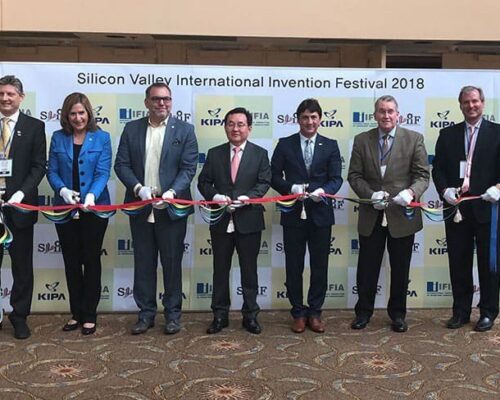 SVIIF 2018 opening ceremony and ribbon cutting From Left to right: Dr. Amin Ghafooripour , Santa Clara University Professor Ms. Lisa Gillmor, Mayor of Santa Clara Mr. John Cabeca, Silicon Valley USPTO Director Mr. Joon-Seok Lee, KIPA President Mr. Alireza Rastegar, IFIA President Mr. John Calvert, UIA President Mr. Erik Puknys, Patent litigator SVIIF opening ceremony and ribbon cutting From Left to right: Dr. Amin Ghafooripour , Santa Clara University Professor Ms. Lisa Gillmor, Mayor of Santa Clara Mr. John Cabeca, Silicon Valley USPTO Director Mr. Joon-Seok Lee, KIPA President Mr. Alireza Rastegar, IFIA President Mr. John Calvert, UIA President Mr. Erik Puknys, Patent litigator