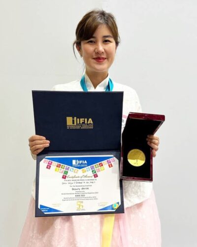 IFIA Medal Awarded to Shin Uniu ( Global K co., Ltd.), from South Korea, for the Invention “Beauty device”