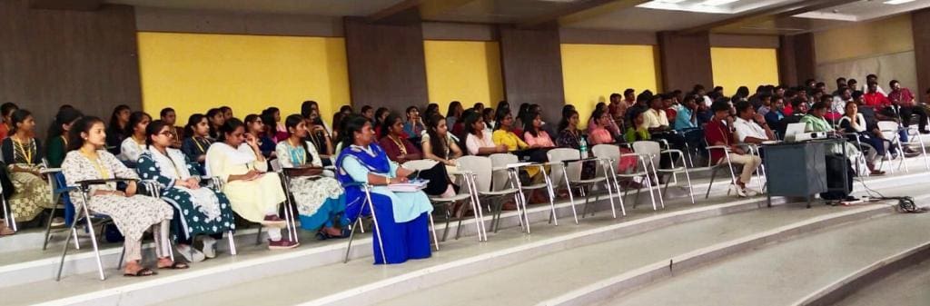IFIA Bharat hosted an inspiring and insightful Innovation and Entrepreneurship Workshop at the Oxford Institutions in Bangalore, India