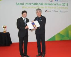 Nationality: Korea Inventor's Name: Yang Seong-mok Title of invention: Computer mouse to perform the functions of cold with customized temperature control program, heated setting function and role of posture correction and screen for text input using keyboard program