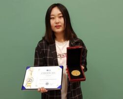 Inventor: Eunseon Jang Invention: Real-time Monitoring Interior Door Stop Nationality: Korean Inventor: Eunseon Jang Invention: Real-time Monitoring Interior Door Stop Nationality: Korean